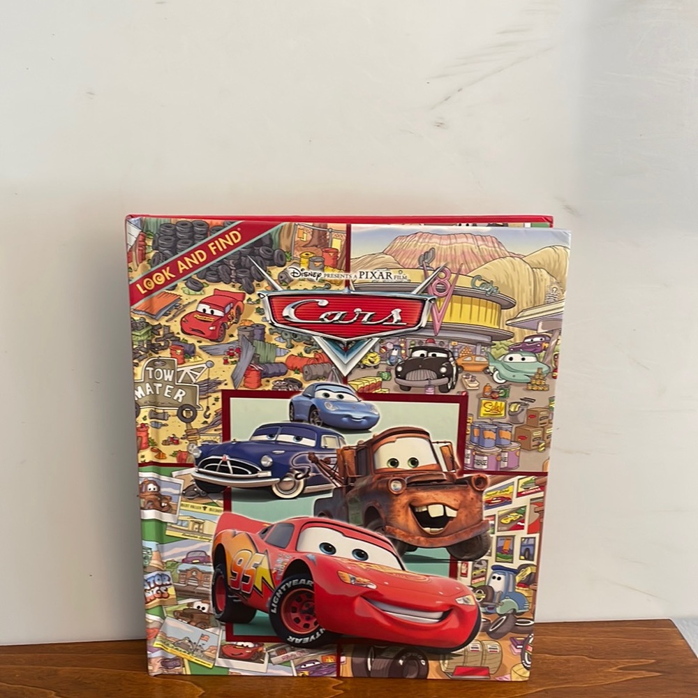 Disney/Pixar Cars look and find book